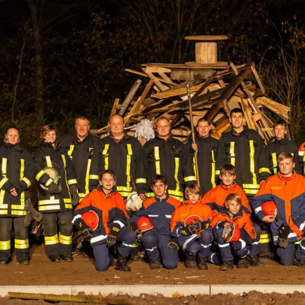 Martinsfeuer_2013_002.jpg Martinsfeuer_2013_002.jpg