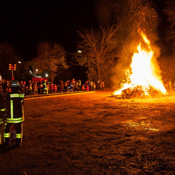 Martinsfeuer_2013_017.jpg Martinsfeuer_2013_017.jpg