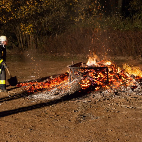 Martinsfeuer_2013_030.jpg Martinsfeuer_2013_030.jpg