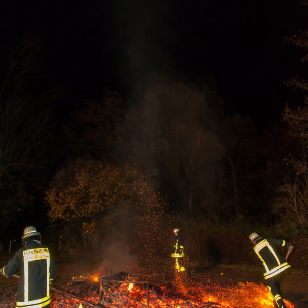 Martinsfeuer_2013_034.jpg Martinsfeuer_2013_034.jpg