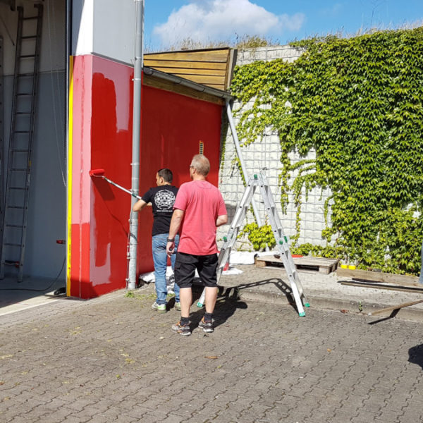 Neuer Anstrich für das Feuerwehrhaus Neuer Anstrich für das Feuerwehrhaus