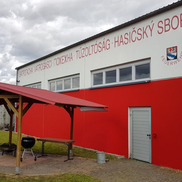 Neuer Anstrich für das Feuerwehrhaus Neuer Anstrich für das Feuerwehrhaus