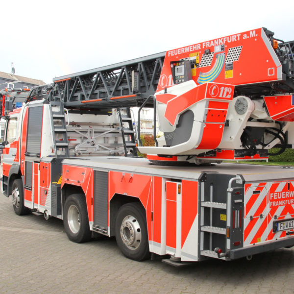 Neue Drehleiter der Nieder-Eschbacher Wache der Berufsfeuerwehr Neue Drehleiter der Nieder-Eschbacher Wache der Berufsfeuerwehr