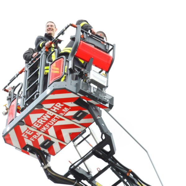 Neue Drehleiter der Nieder-Eschbacher Wache der Berufsfeuerwehr Neue Drehleiter der Nieder-Eschbacher Wache der Berufsfeuerwehr