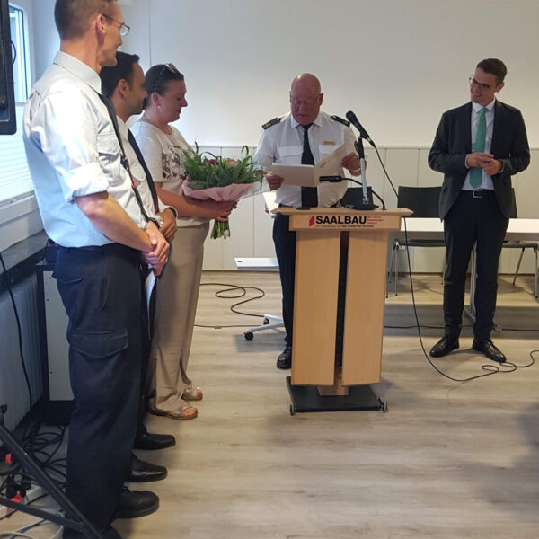 Verleihung des Ehrenpreises des Ortsbeirats durch Yannick Schwander Verleihung des Ehrenpreises des Ortsbeirats durch Yannick Schwander